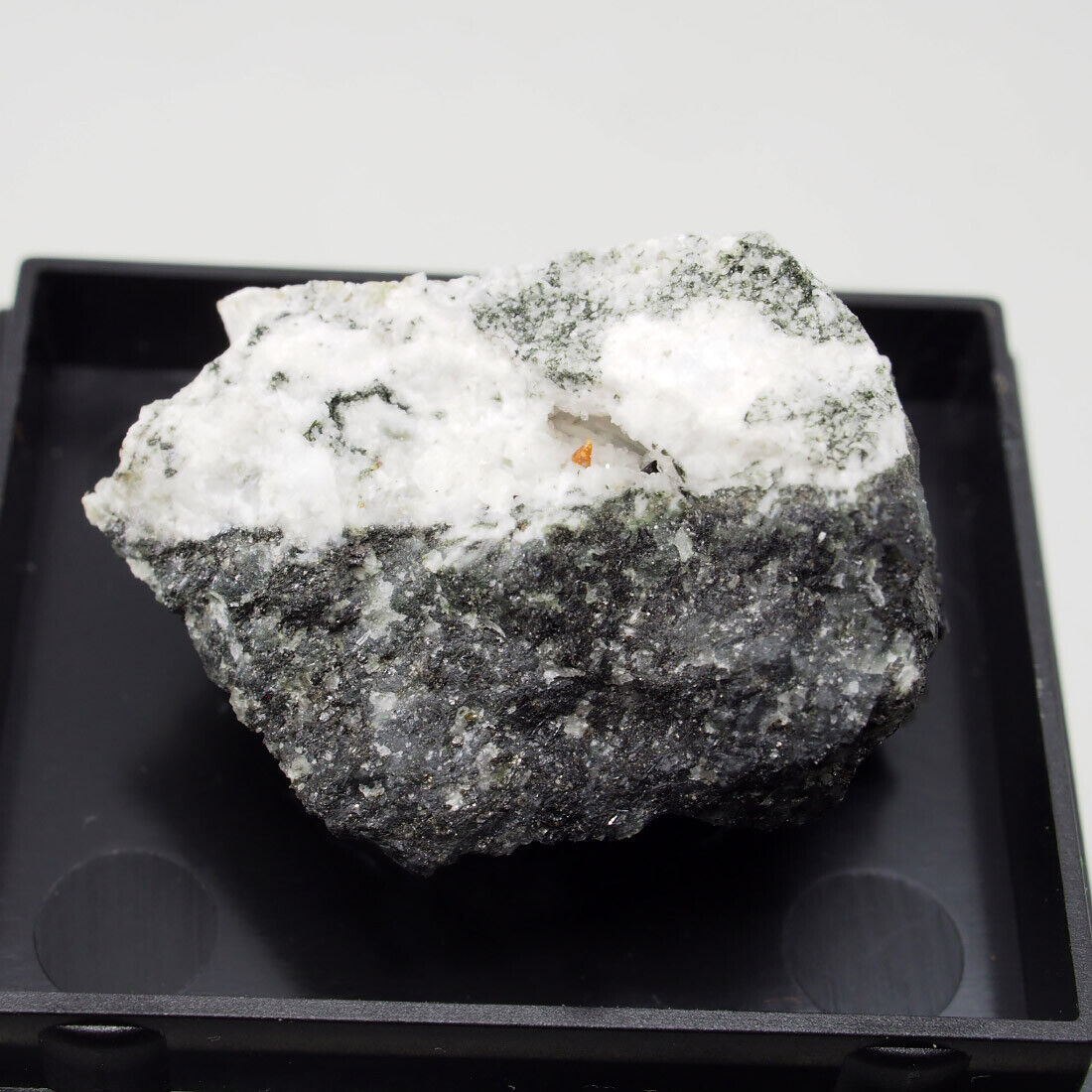 Labuntsovite-Mn Poudrette Quarry, Mont Saint-Hilaire, Québec, Canada