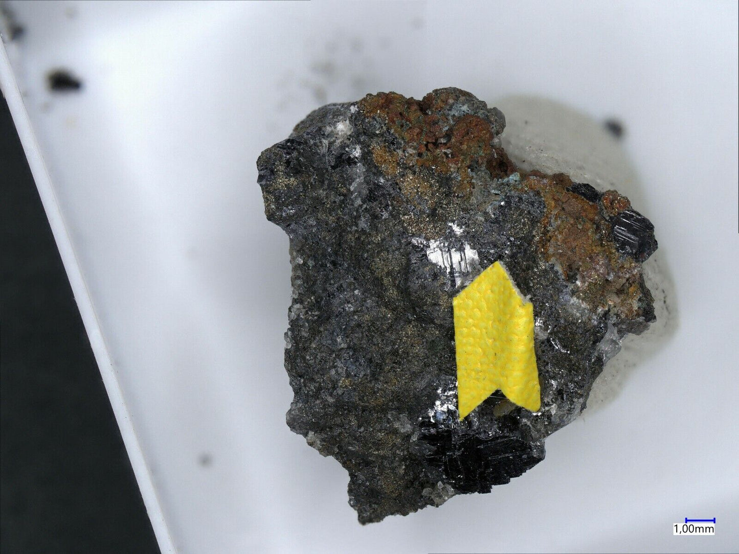 Munakatait Tsumeb mine, Tsumeb Namibia, EDX & Raman untersucht