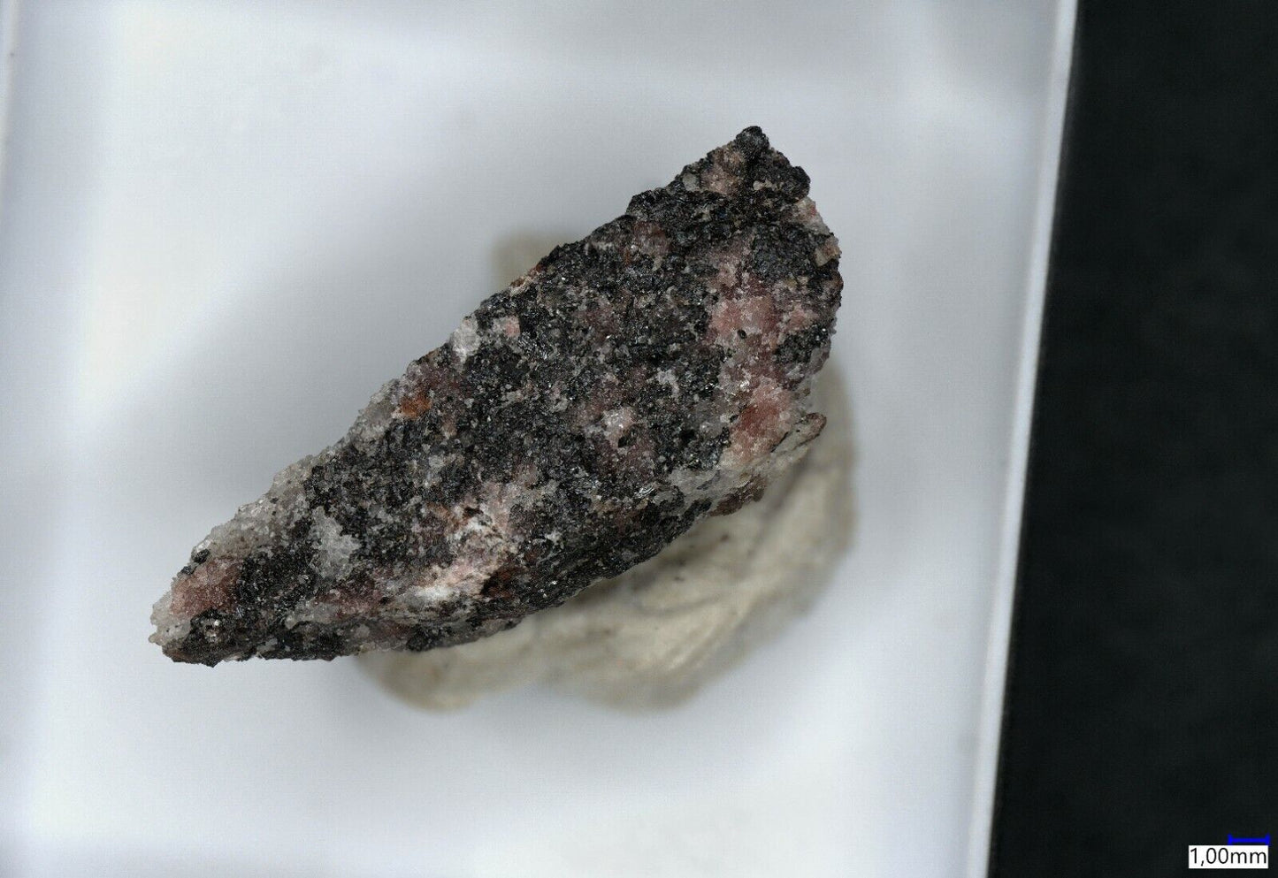 Sonolite Langban, Filipstad, Sweden XRD conf no 424