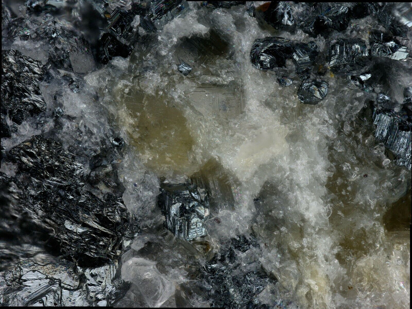 Sahlinit  Langban, Filipstad, Schweden EDX/Raman untersucht Nr 408