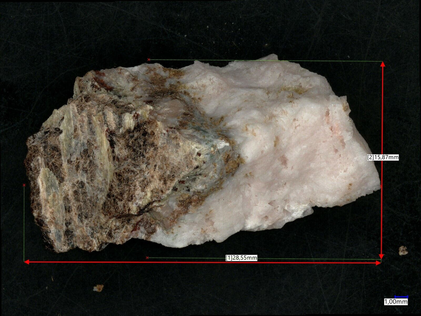 Belovit-Ce, Rait. Zorit, Karnasurt mine, Karnasurt Mountain, Lovozero, Russland