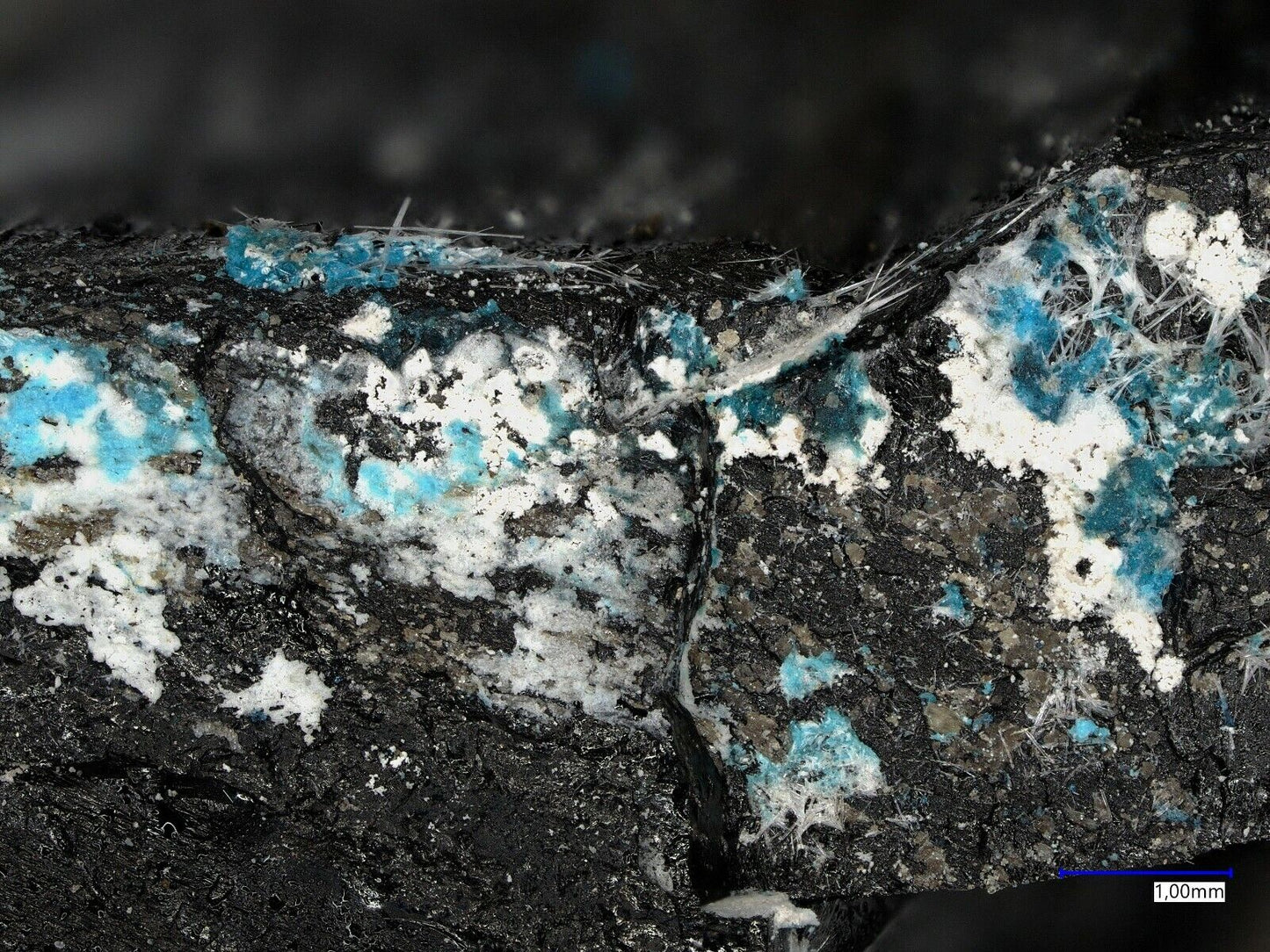 Orthominasragrit, Bobjonesit & Stanleyit North Mesa mine, Temple Mt., Utah, USA