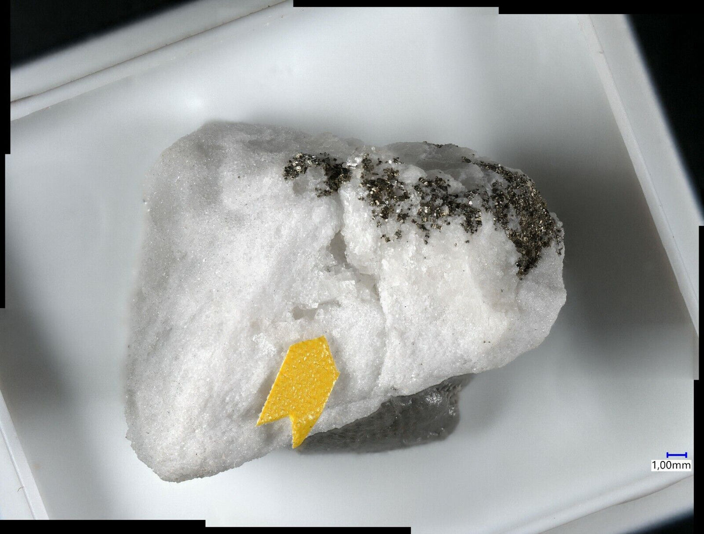 Fluorapatit / Fluorapatite Lengenbach, Binntal, Schweiz