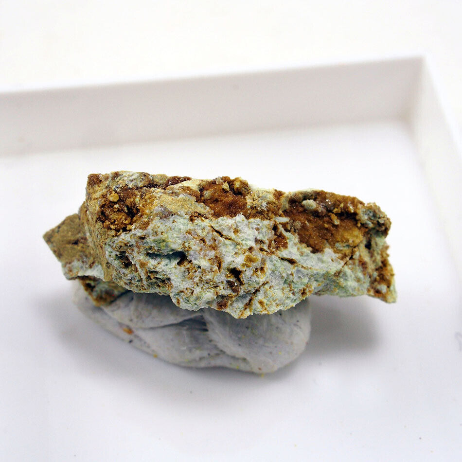 Philipsbornite Capitana Mine, Copiapó Province, Atacama Region, Chile confirmed