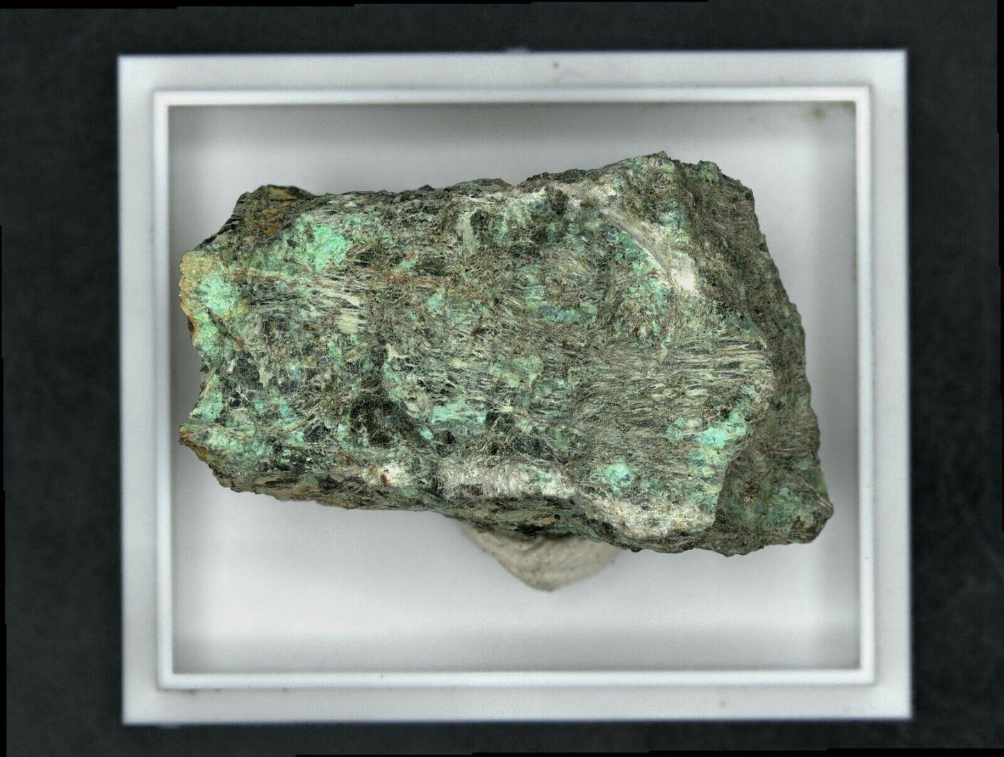 Carrboydit EDX & PXRD analys, Carr Boyd Rocks Ni mine Menzies Shire, Australien