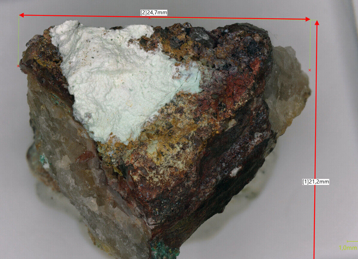 Gearksutite, Grand Reef mine, AZ, USA