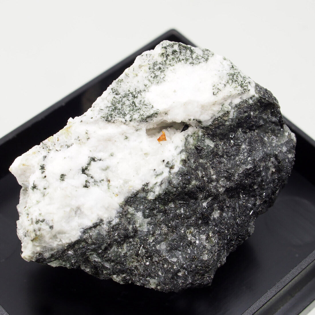 Labuntsovite-Mn Poudrette Quarry, Mont Saint-Hilaire, Québec, Canada