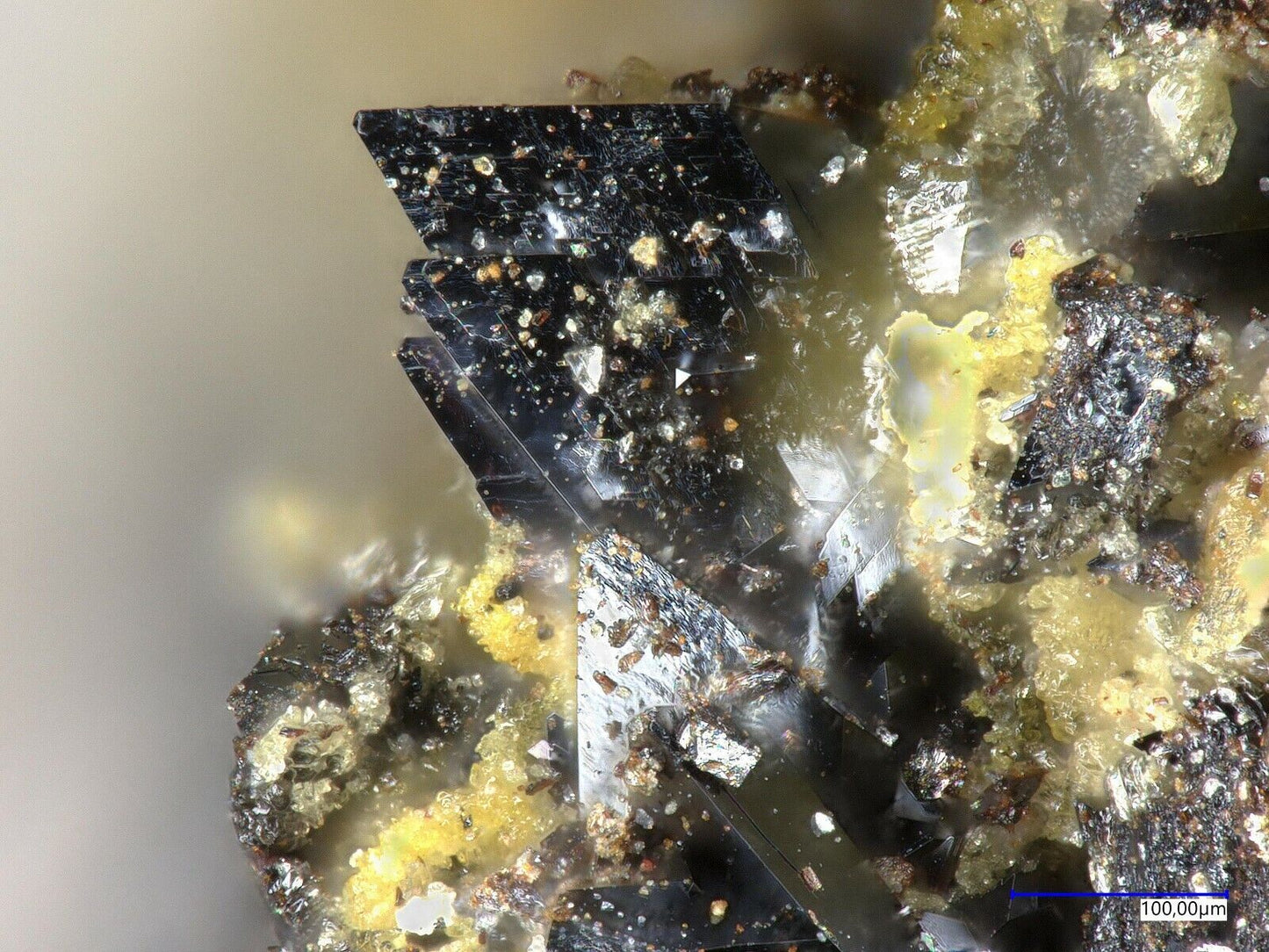Schneiderhöhnit Urucum Claim, Galileia, Minas Gerais, Brasilien Raman & EDX