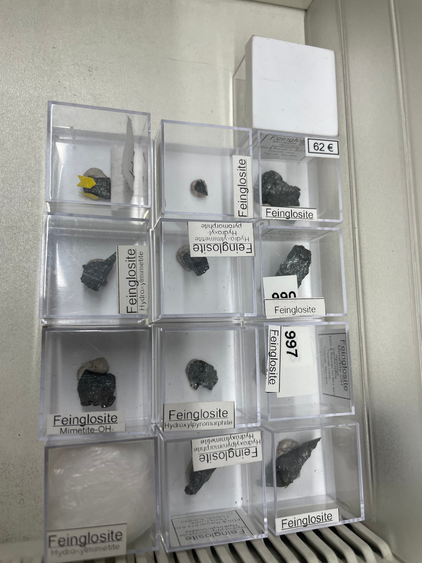 Feinglosite