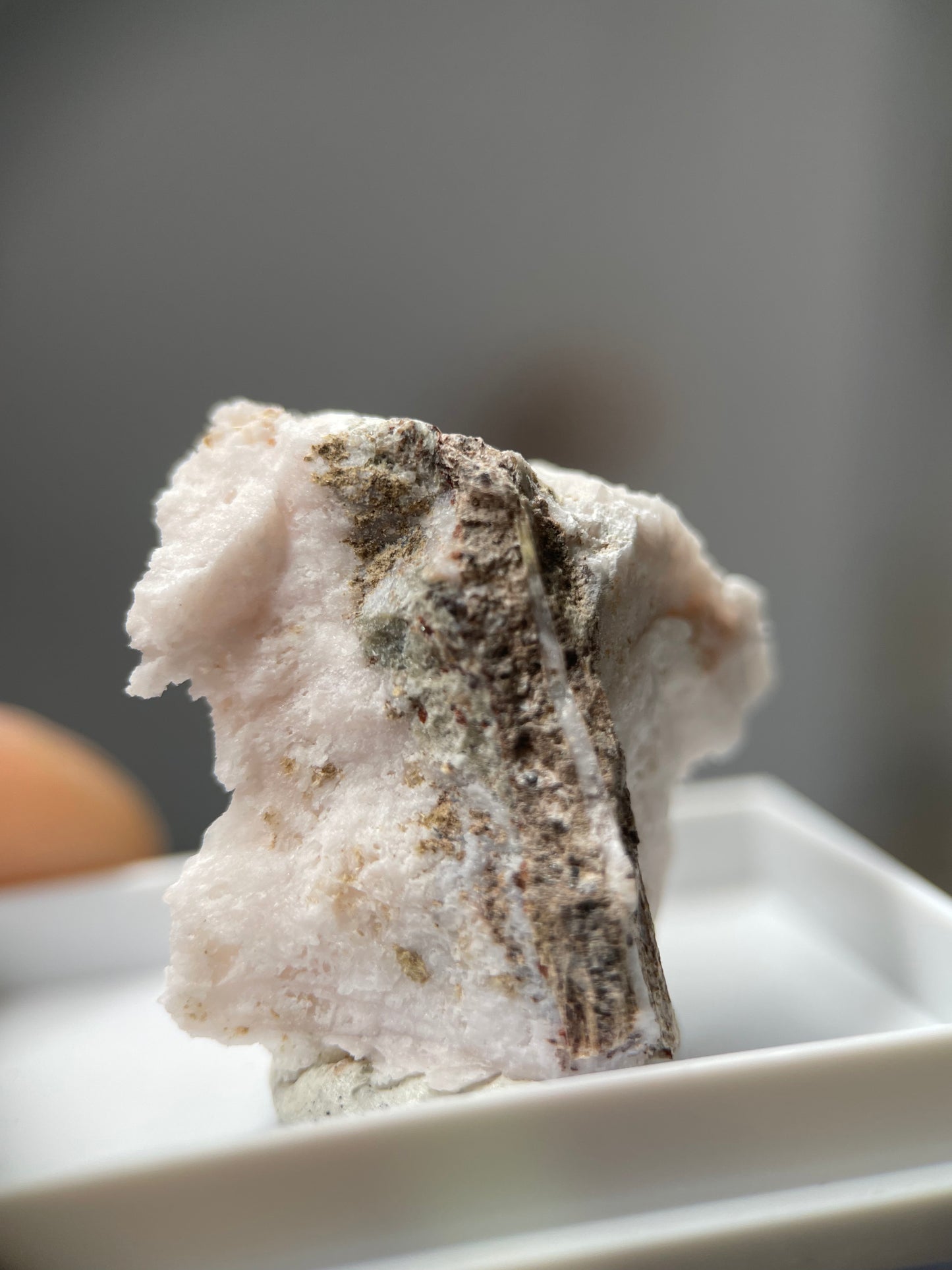 Belovite-Ce & Zorite