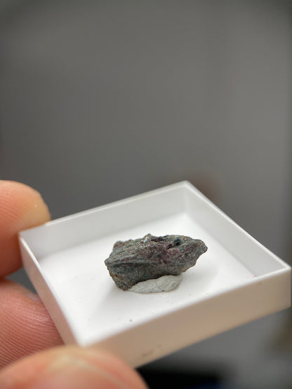 Ahlfeldite